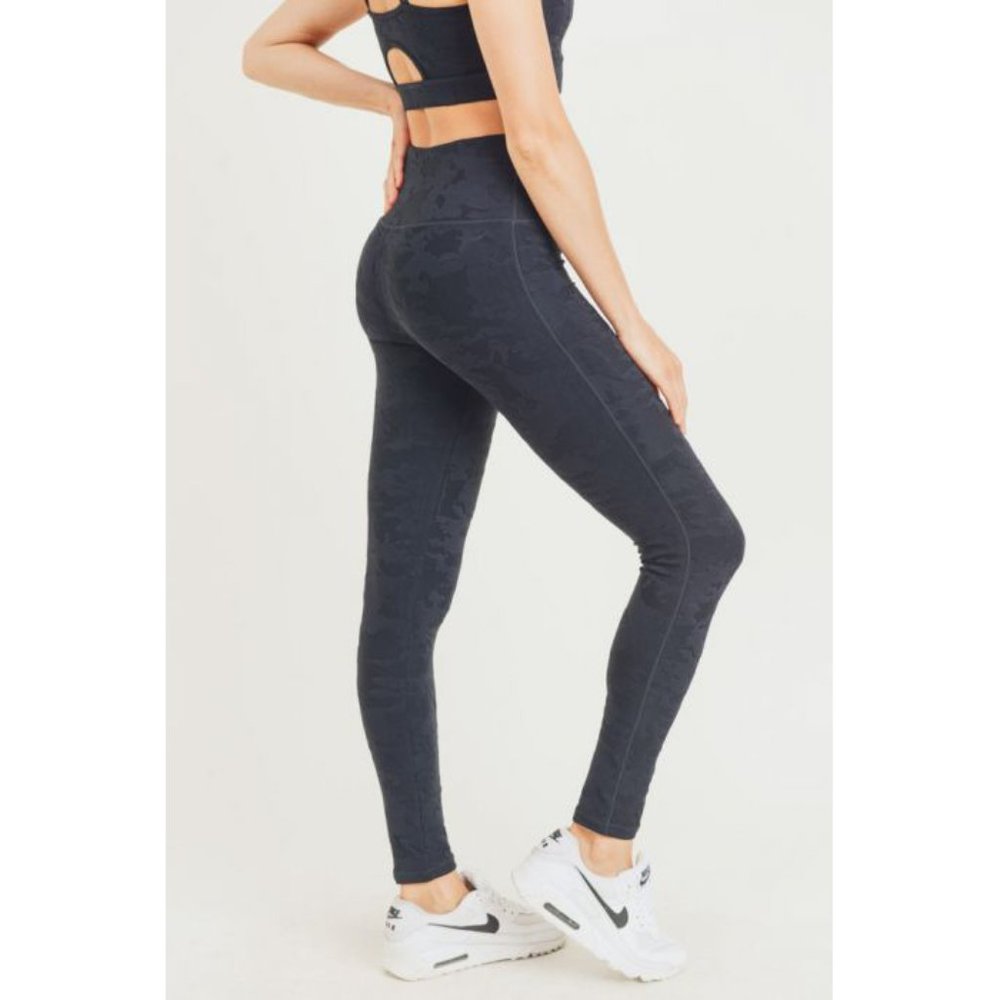 Textured Camo Jacquard TACTEL® Highwaist Leggings - Picture 4 of 6